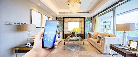 smartphone devant un intérieur moderne