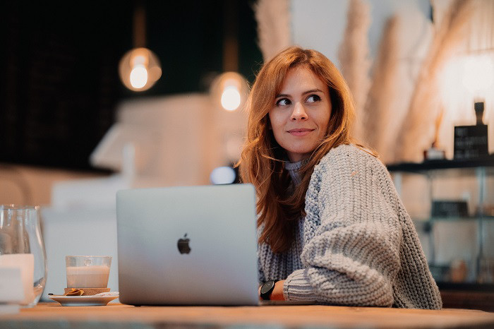 lady at her laptop