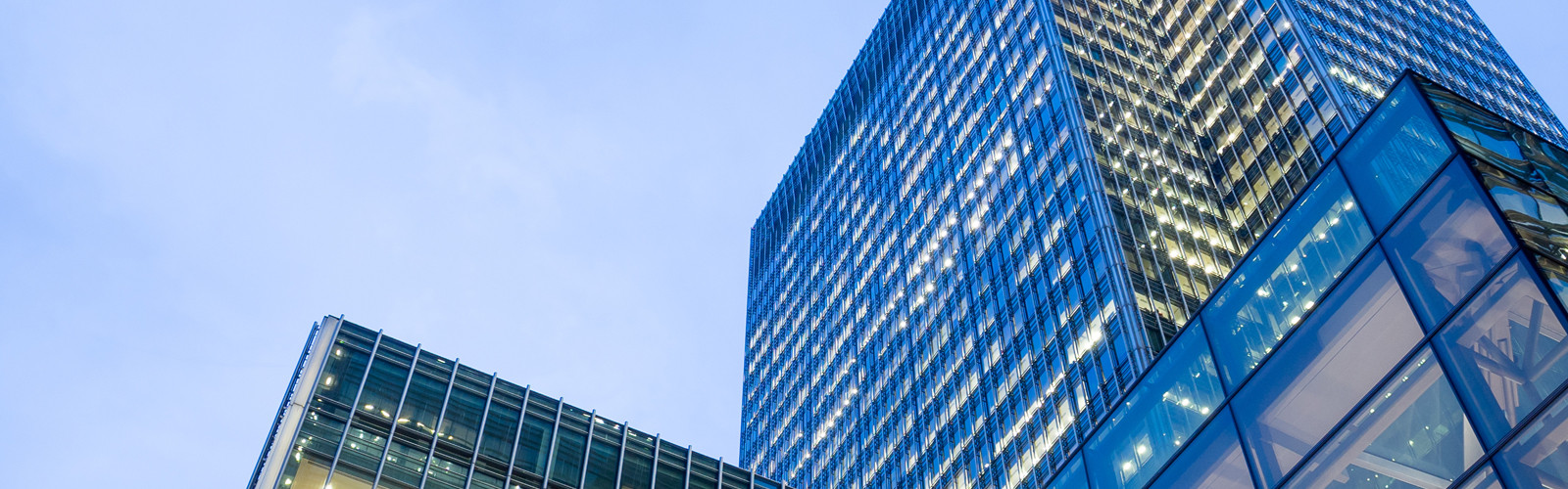A large glass building
