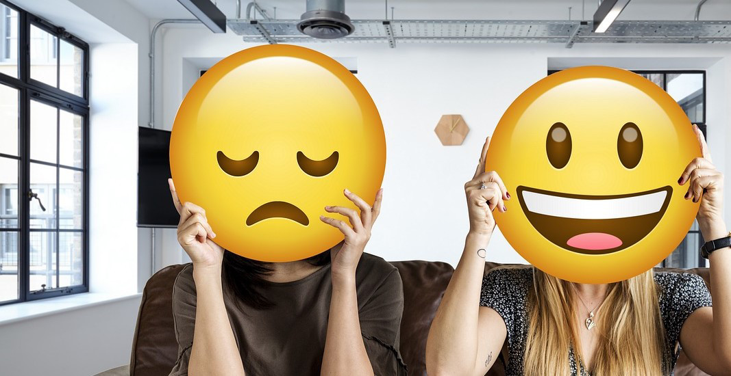 emoticonos de tristeza y alegría