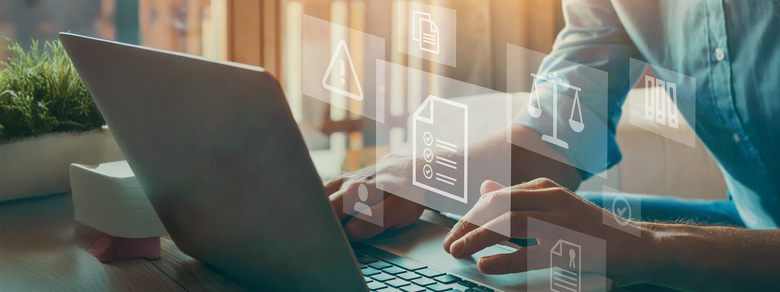 Colores creativos dorados, negros y azules con fondo abstracto de efecto mármol