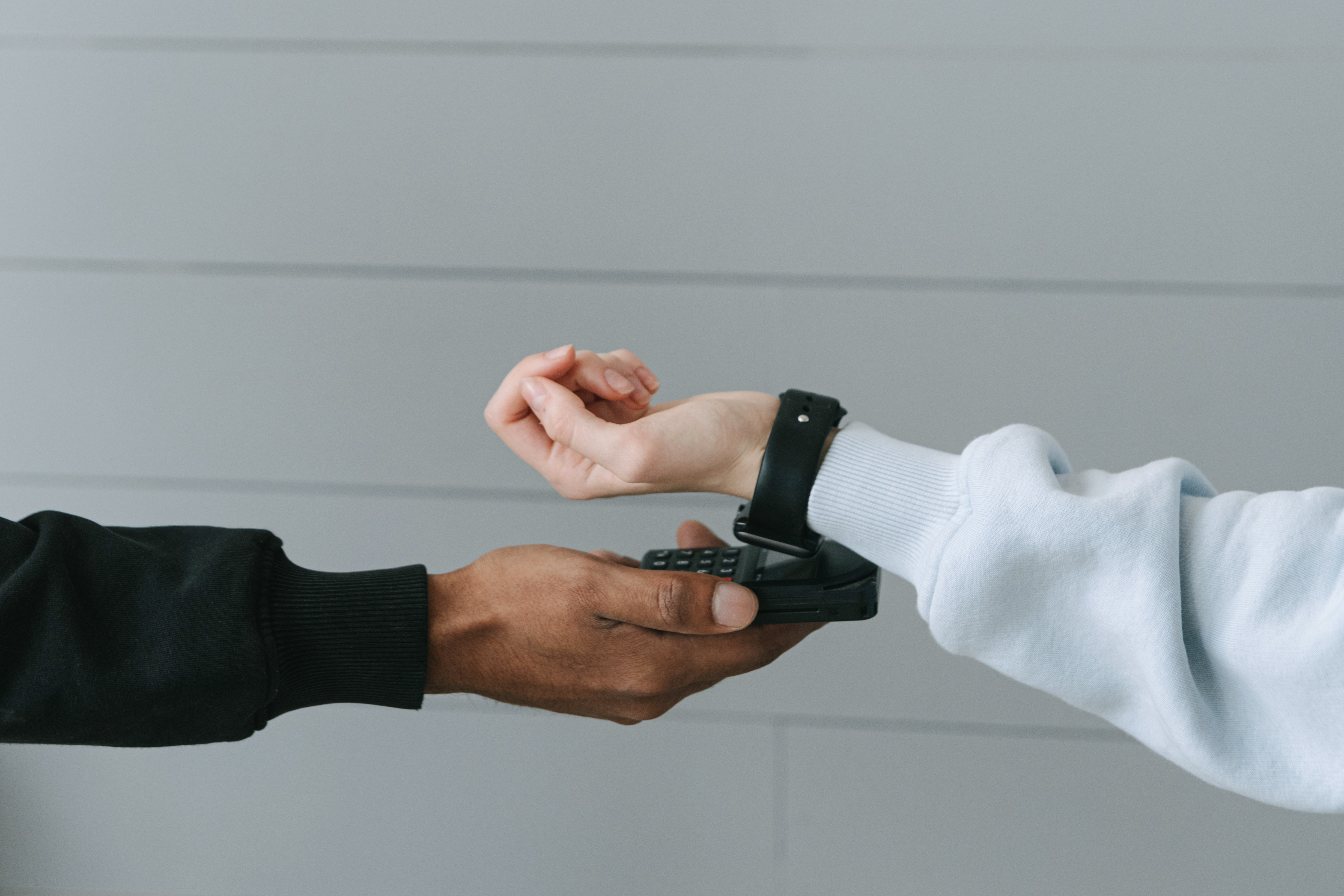 Contactless payment with smart watch