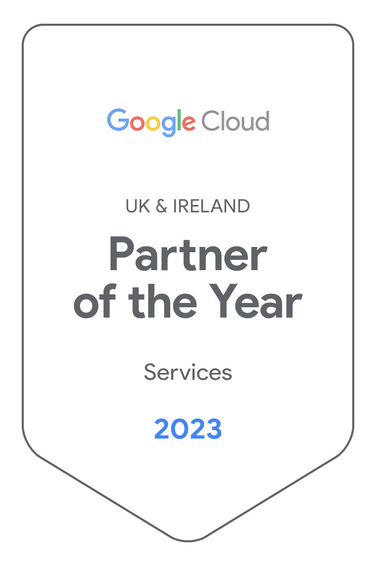 Abzeichen mit der Aufschrift „UK and Ireland Partner of the Year Services 2023“.