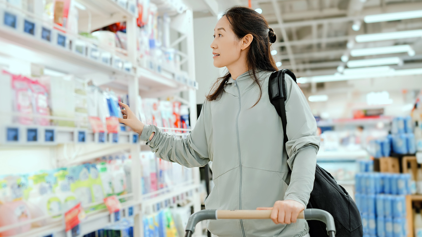 Smart grocery store with digital data