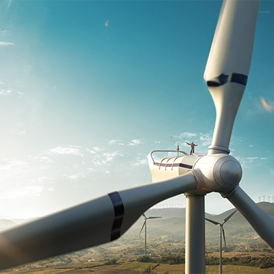 Primer plano de una turbina eólica en un parque de recolección de energía eólica