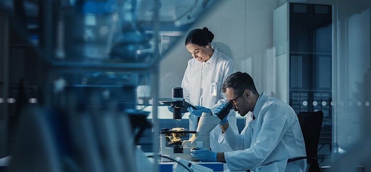 researchers in lab